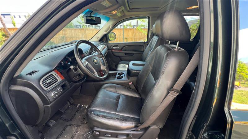 Used 2013 Chevrolet Avalanche LT RWD image 30