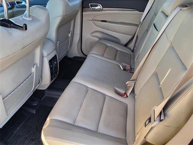 Used 2017 Jeep Grand Cherokee Limited image 19