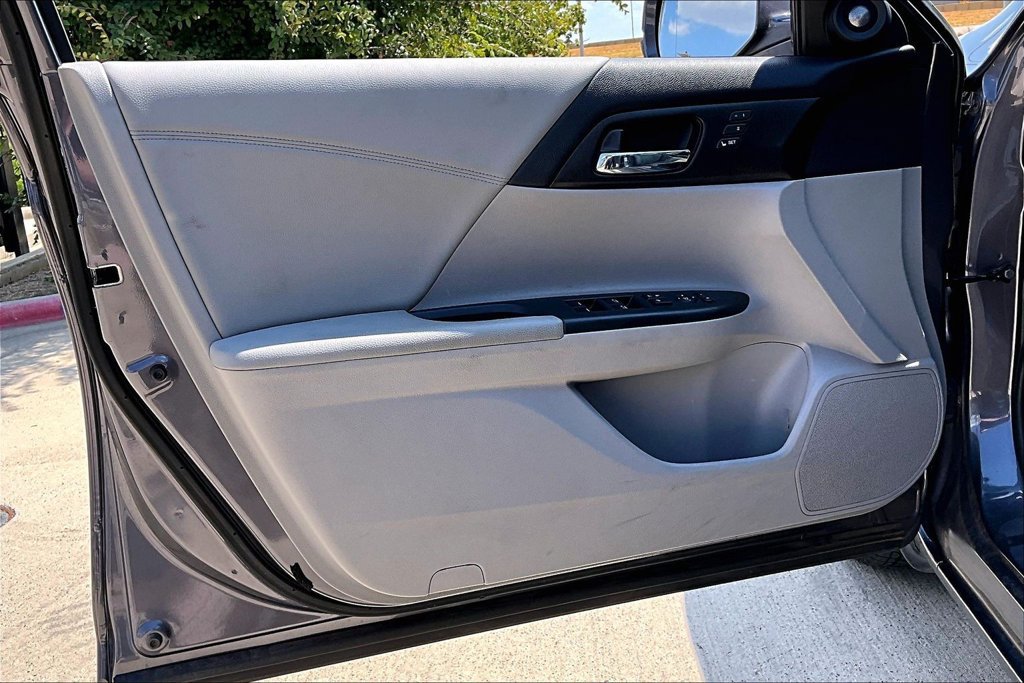 Used 2015 Honda Accord EX-L image 21