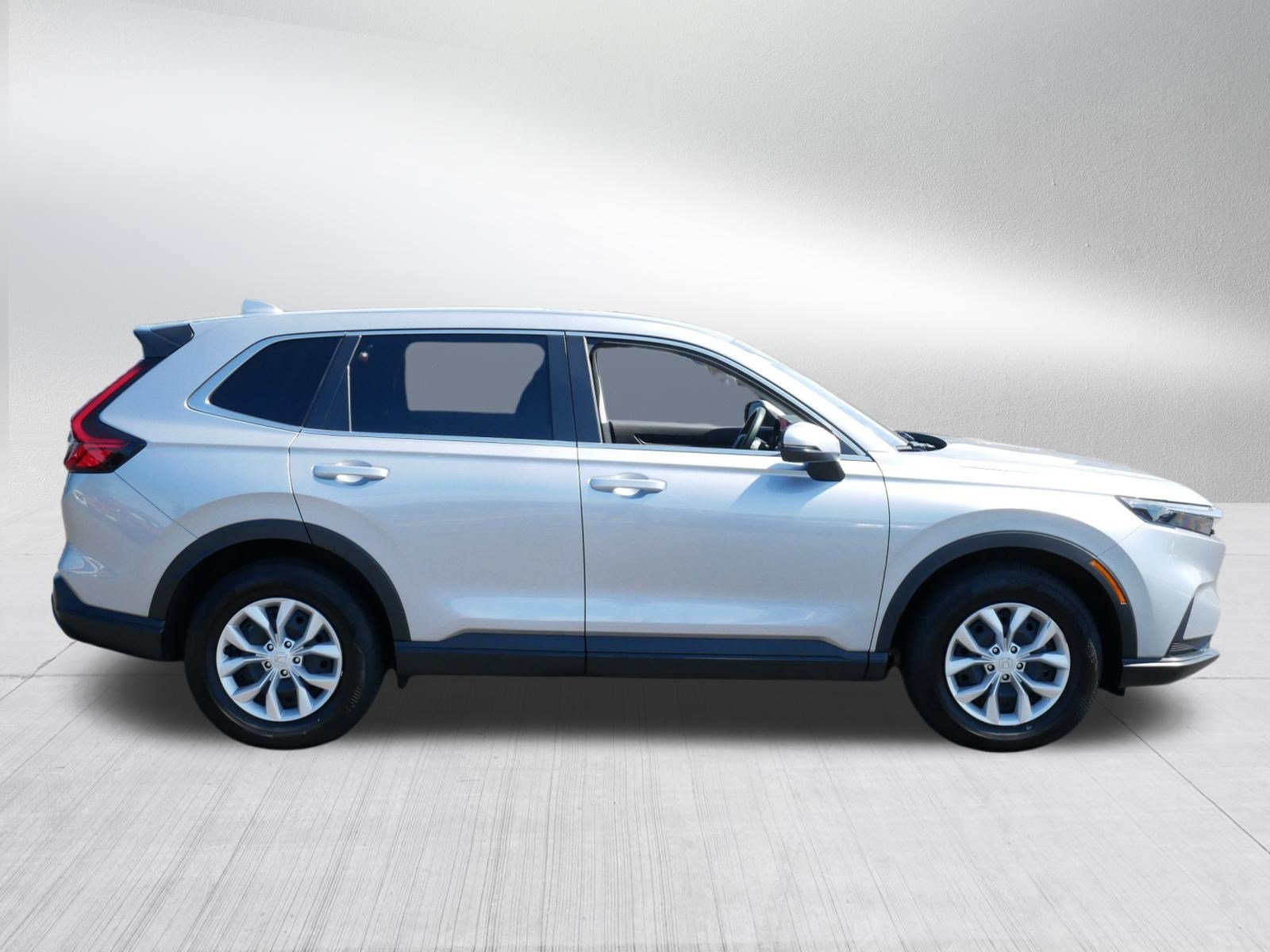 Used 2025 Honda CR-V LX image 8