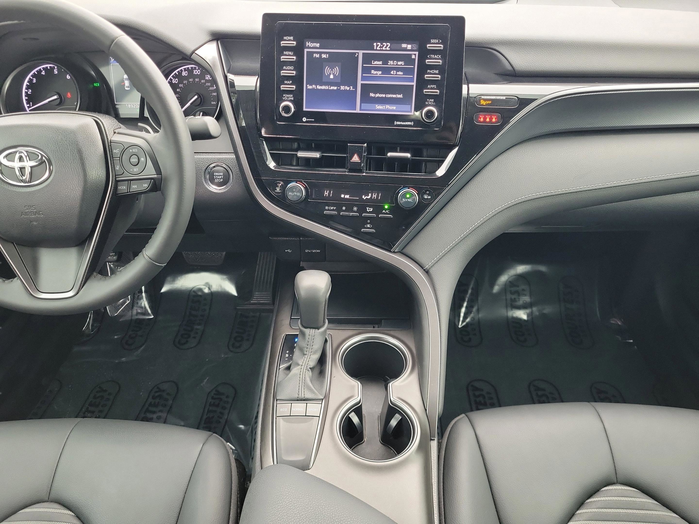 Used 2023 Toyota Camry SE image 12