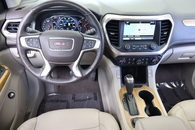 Used 2018 GMC Acadia Denali w/ Technology Package FWD image 17