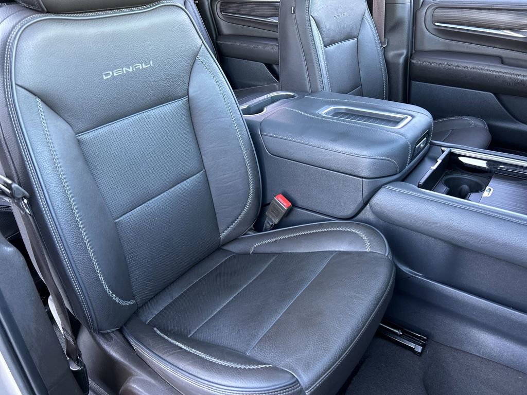 Used 2021 GMC Yukon XL Denali w/ Denali Ultimate Package image 29