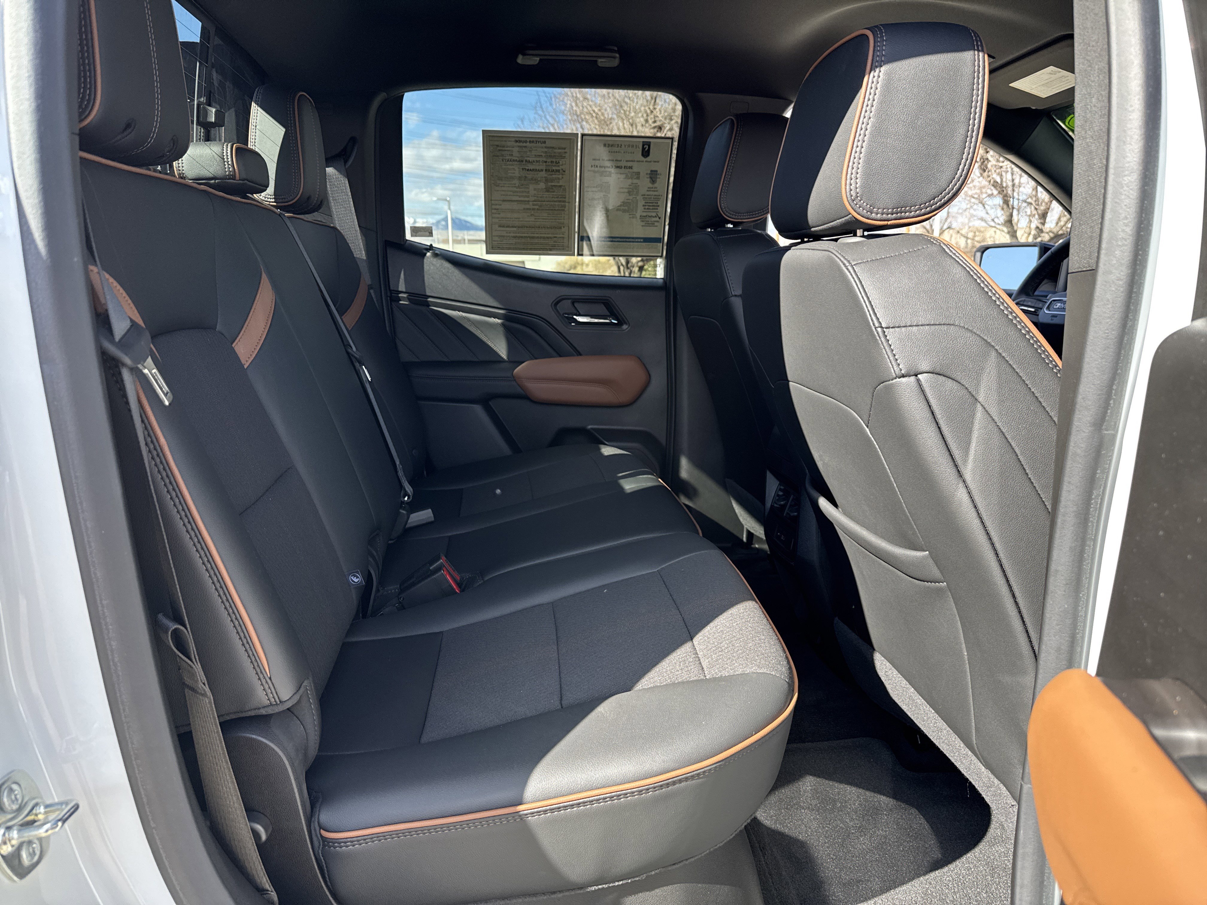 Used 2025 GMC Canyon AT4 w/ Nightfall Edition image 23