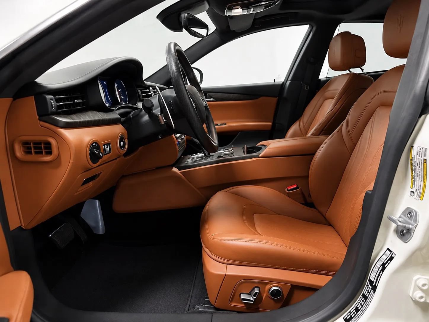 Used 2023 Maserati Quattroporte Modena RWD image 10