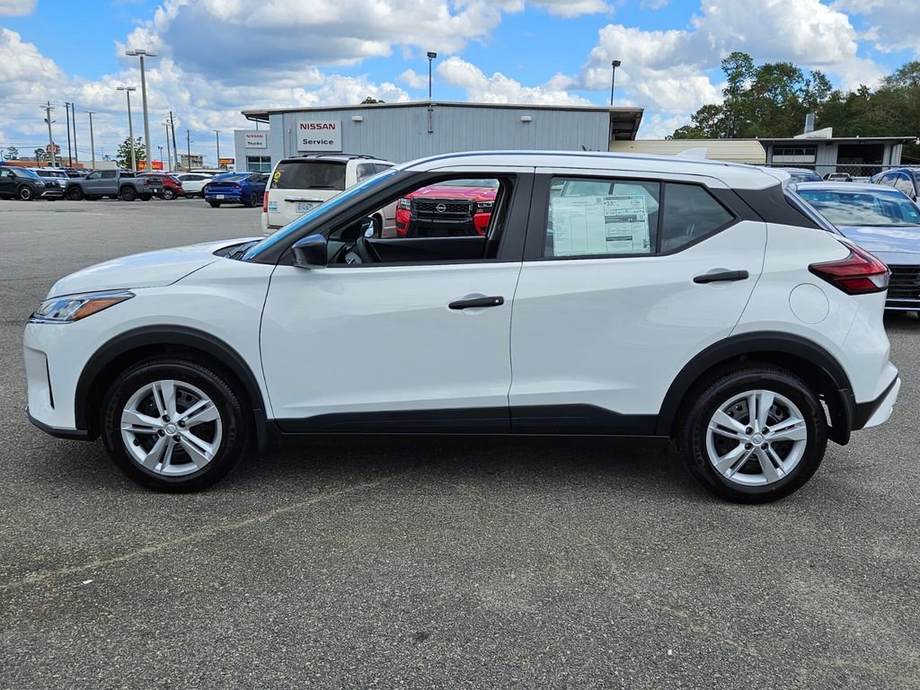 New 2025 Nissan Kicks Play S image 2