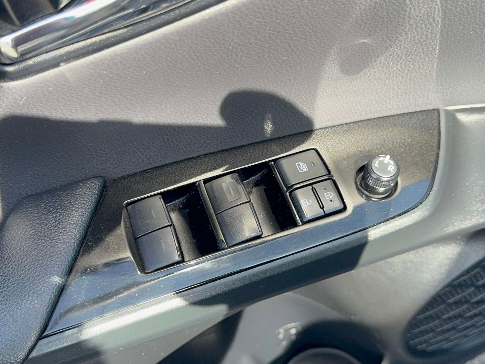 Used 2019 Toyota Prius XLE w/ Advanced Technology Package image 20