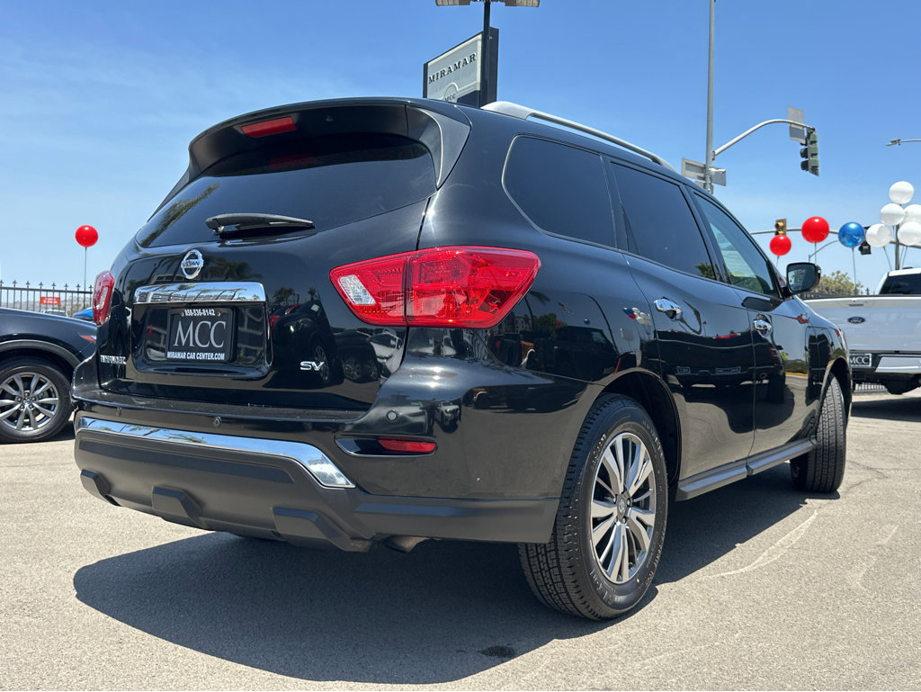 Used 2020 Nissan Pathfinder SV image 13