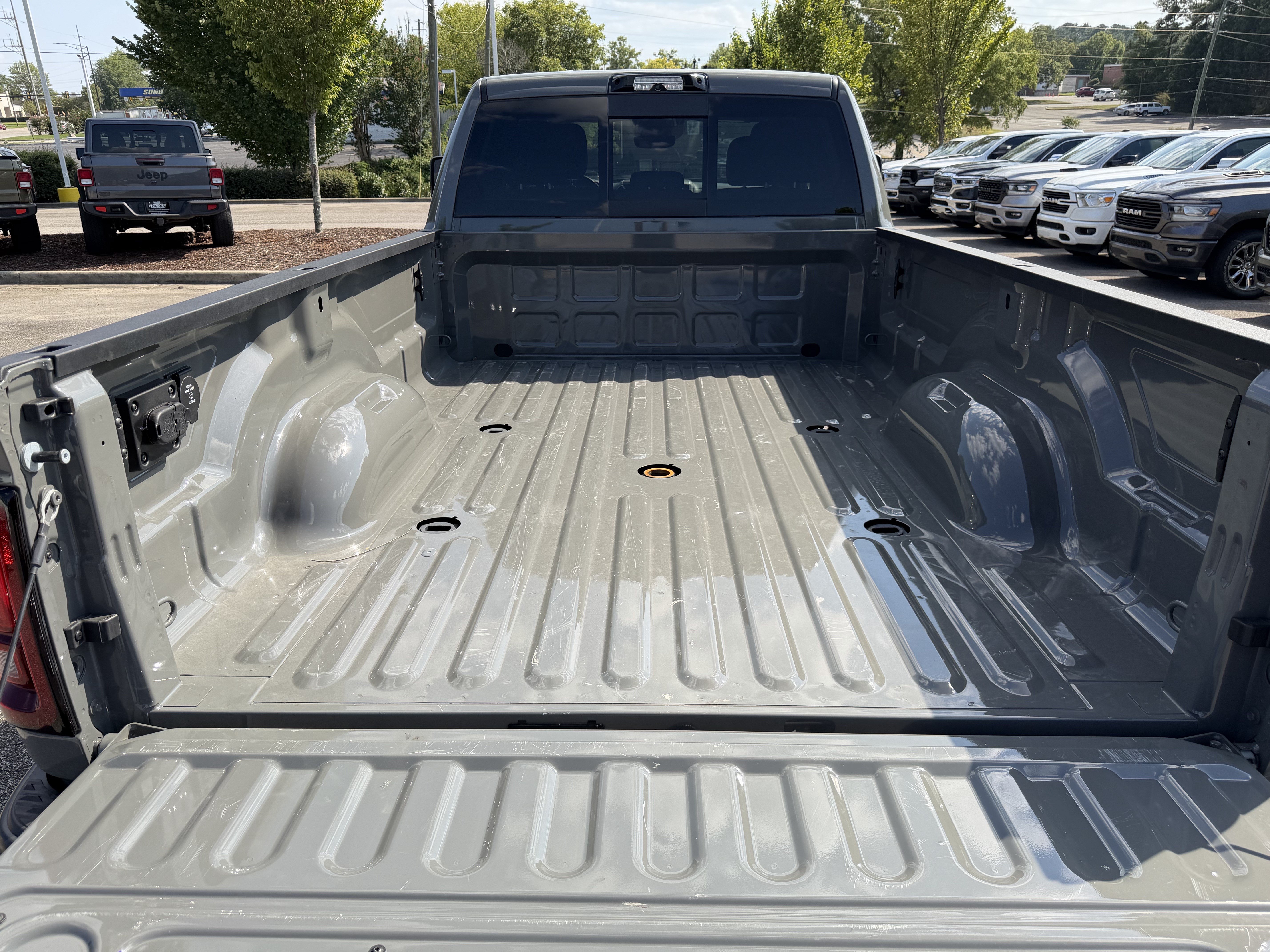 New 2026 RAM 3500 Tradesman AWD/4WD image 34