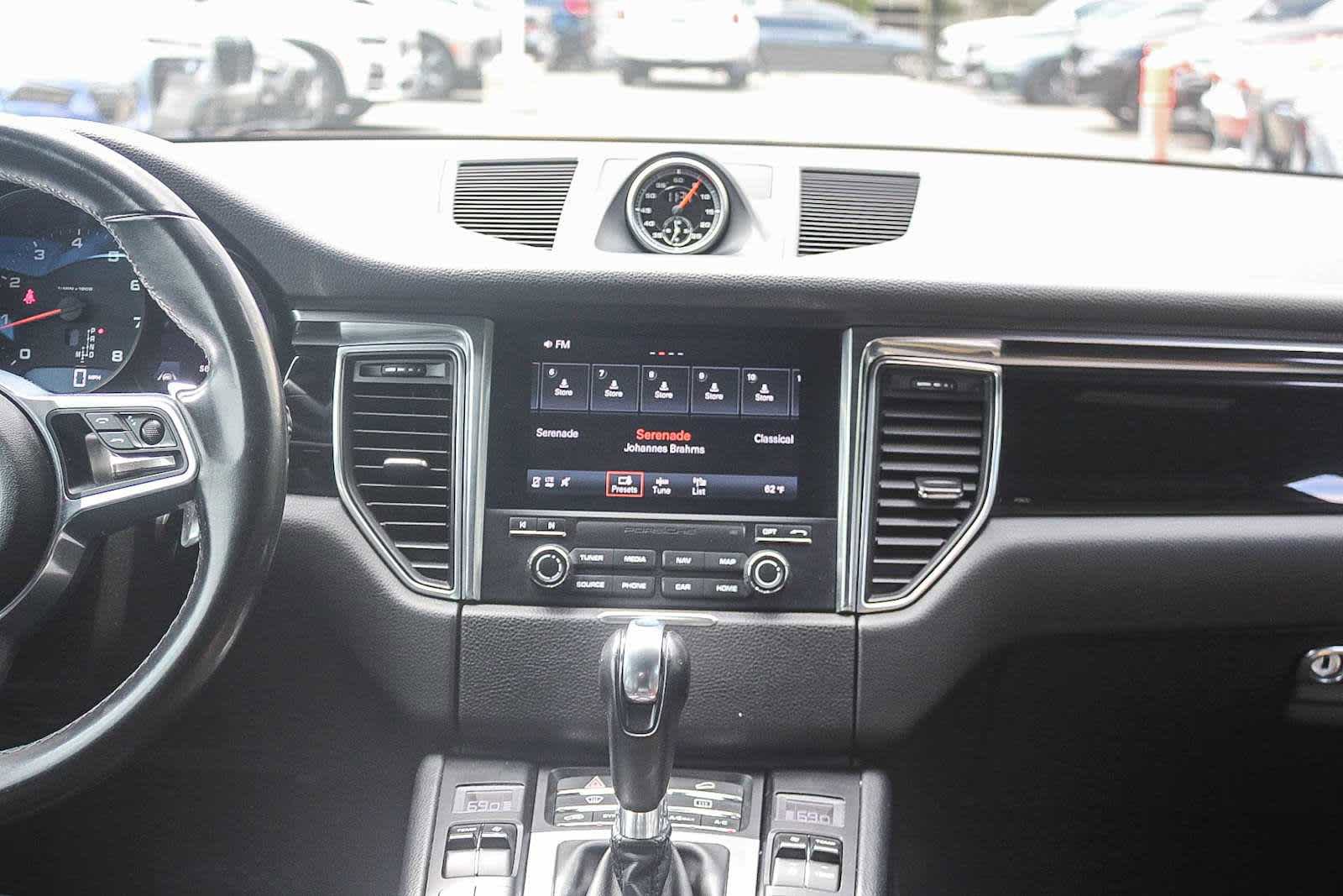 Used 2018 Porsche Macan Sport Edition AWD/4WD image 13