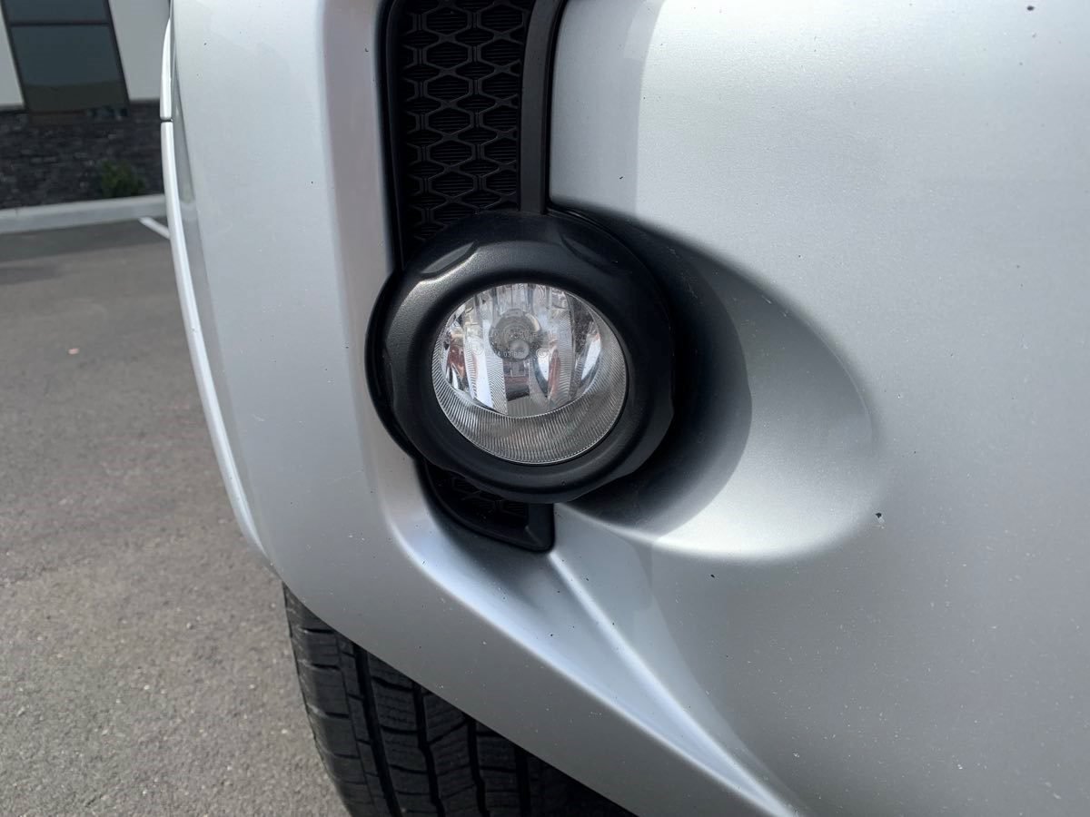 Used 2017 Toyota 4Runner SR5 AWD/4WD image 10