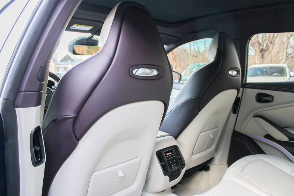 Used 2023 Aston Martin DBX image 19