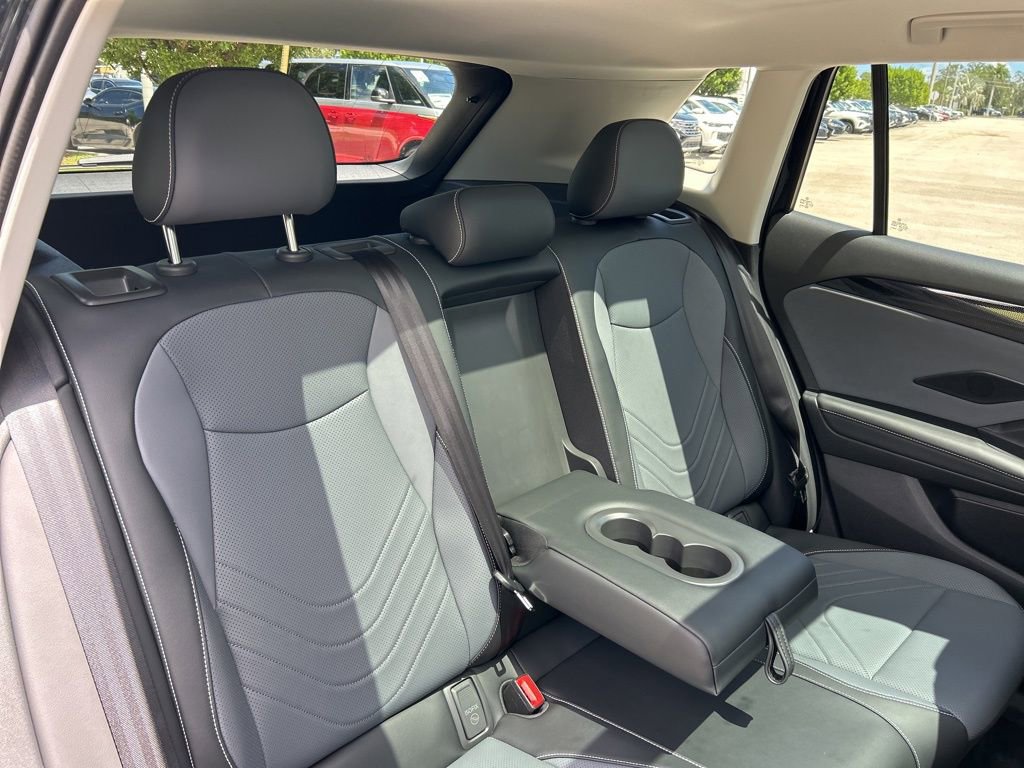 New 2025 Volkswagen Tiguan SE image 44