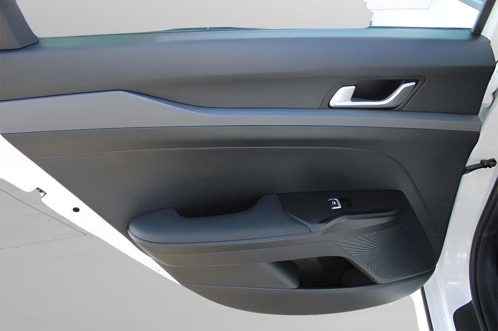 New 2026 Kia K5 LXS FWD image 34