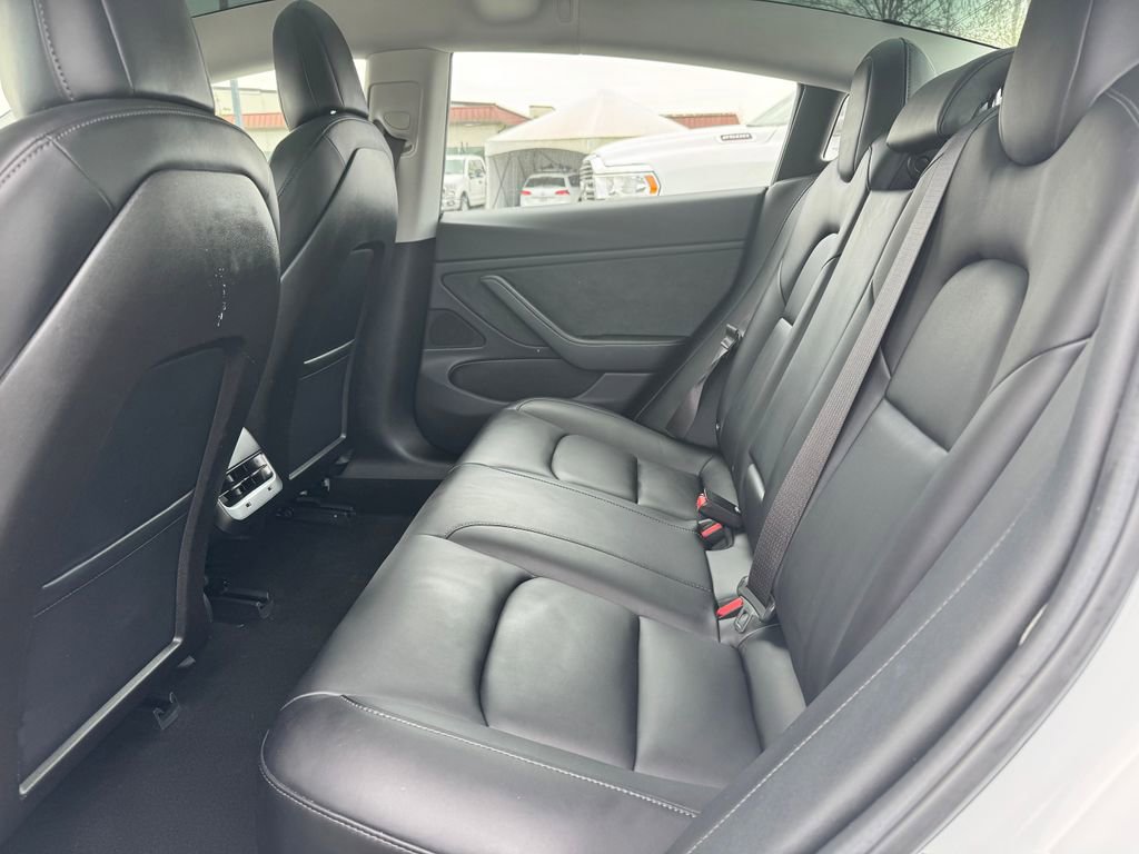 Used 2018 Tesla Model 3 Long Range RWD image 15