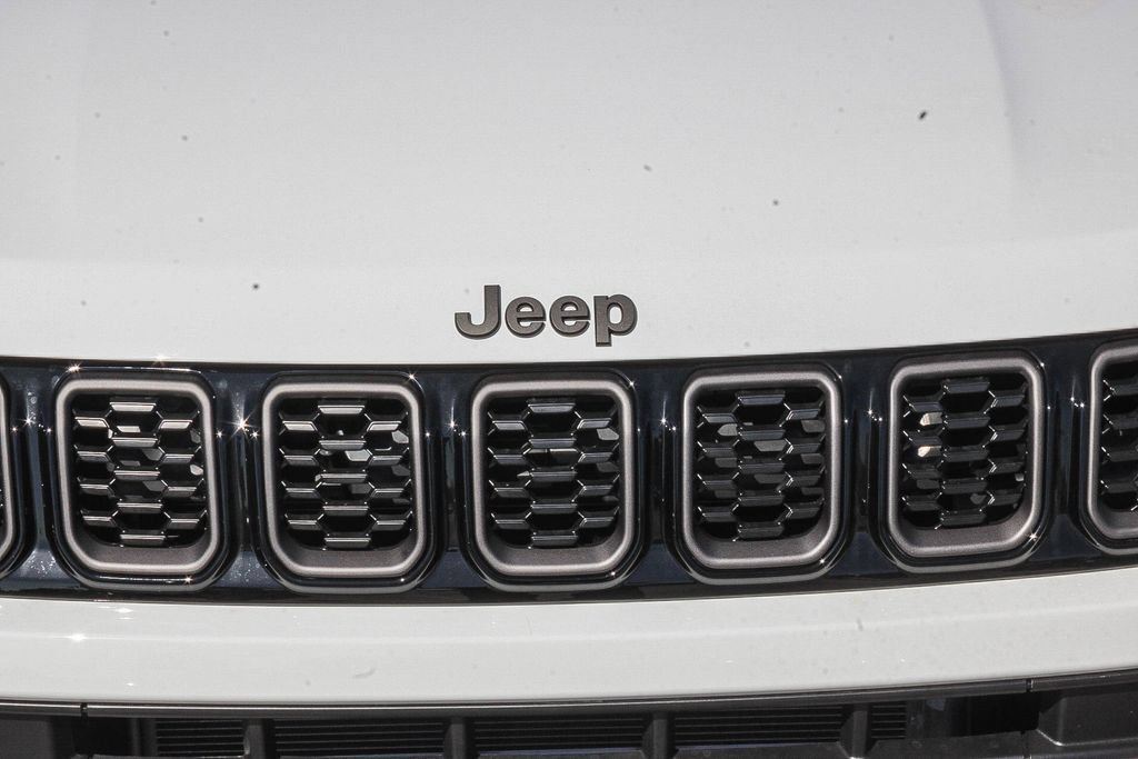 New 2026 Jeep Compass Latitude AWD/4WD image 6