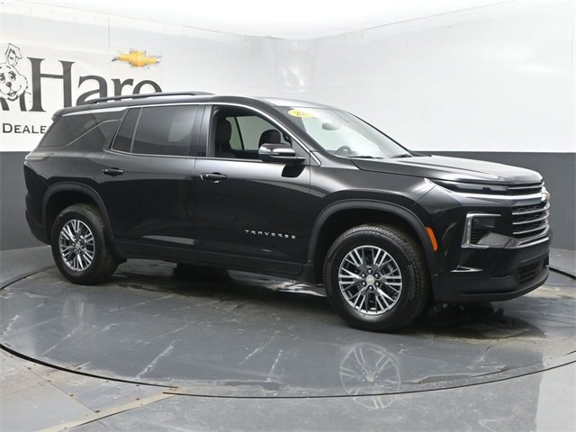 Used 2025 Chevrolet Traverse LT image 6