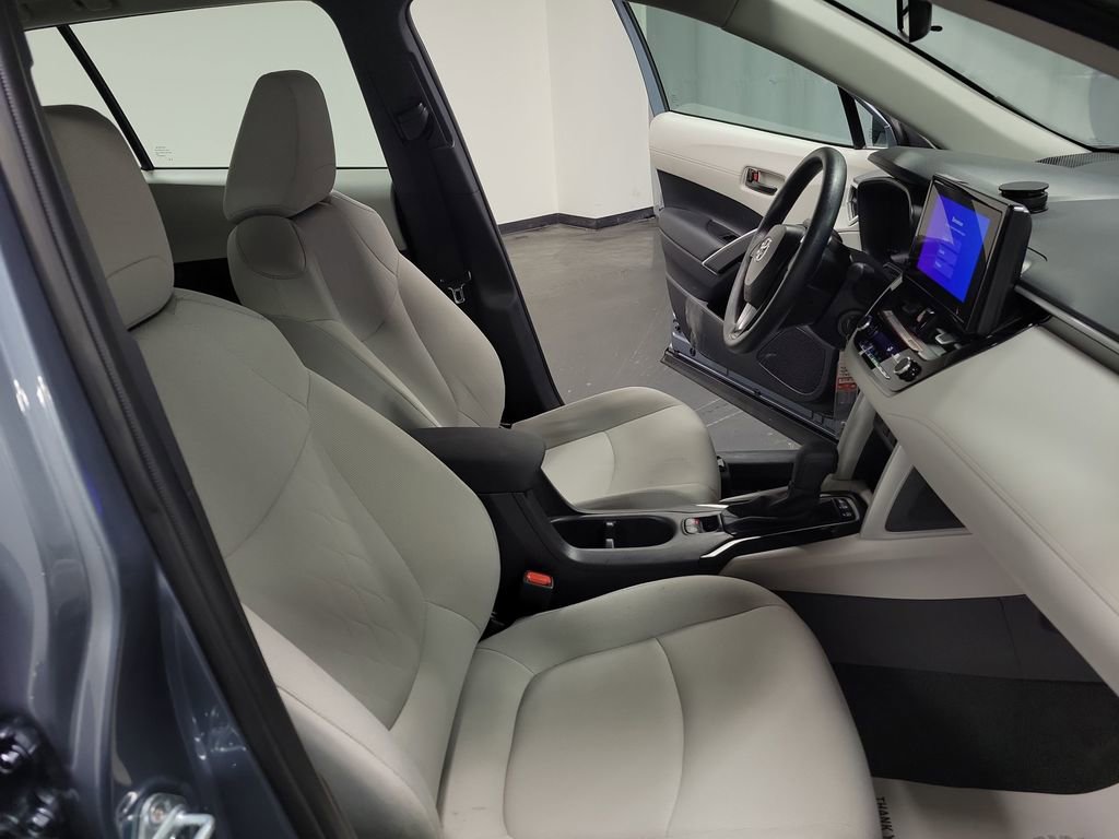 Used 2025 Toyota Corolla Cross L image 23