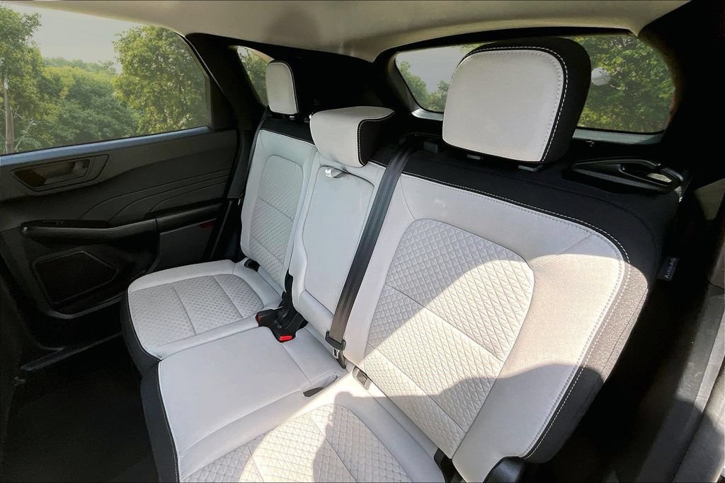 Used 2023 Ford Escape Active AWD/4WD image 25