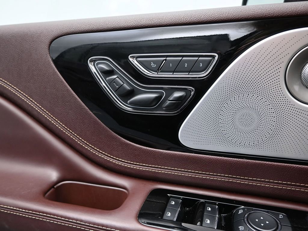 Used 2023 Lincoln Aviator Black Label w/ Jet Package image 34