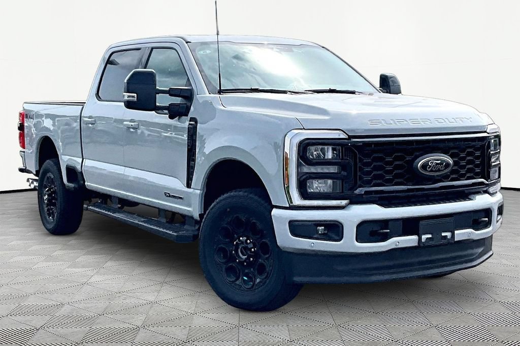 New 2026 Ford F250 Lariat w/ Black Appearance Package