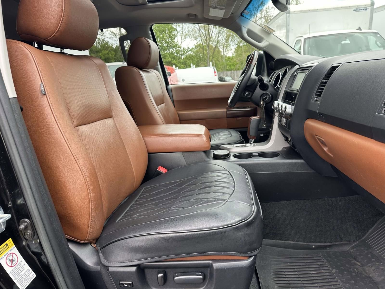 Used 2017 Toyota Sequoia Platinum AWD/4WD image 26