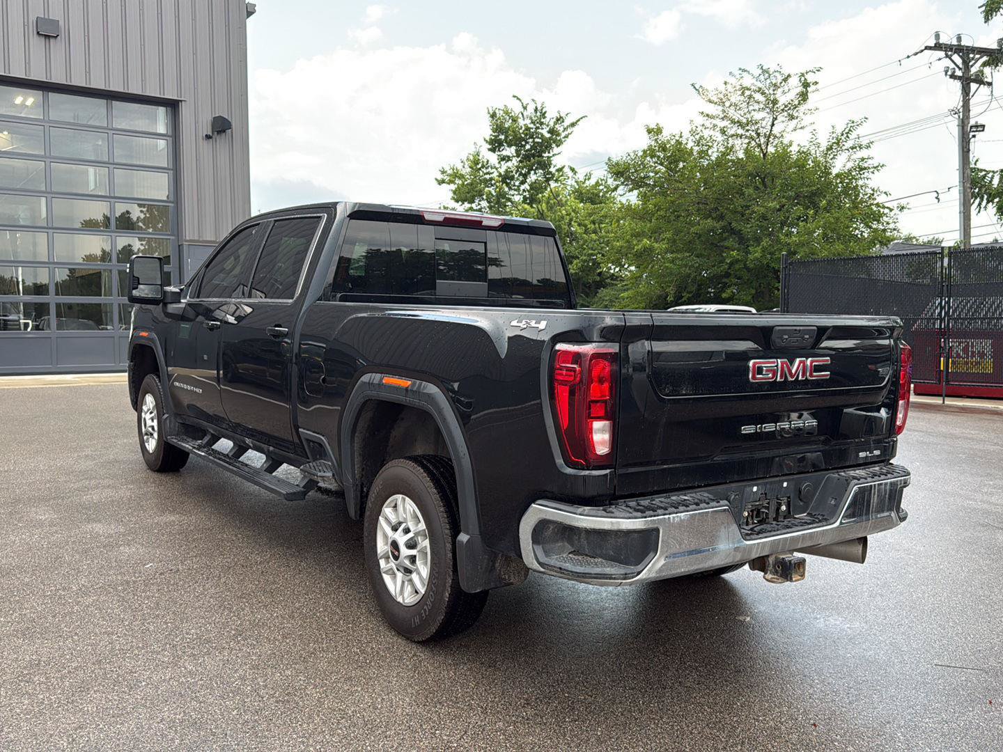 Used 2024 GMC Sierra 2500 SLE w/ SLE Value Package AWD/4WD image 5