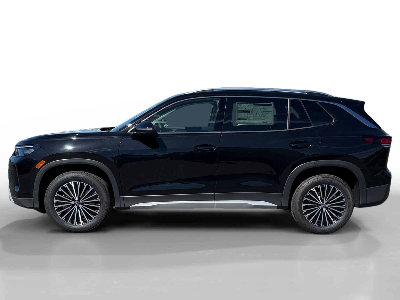 New 2025 Volkswagen Tiguan S image 2