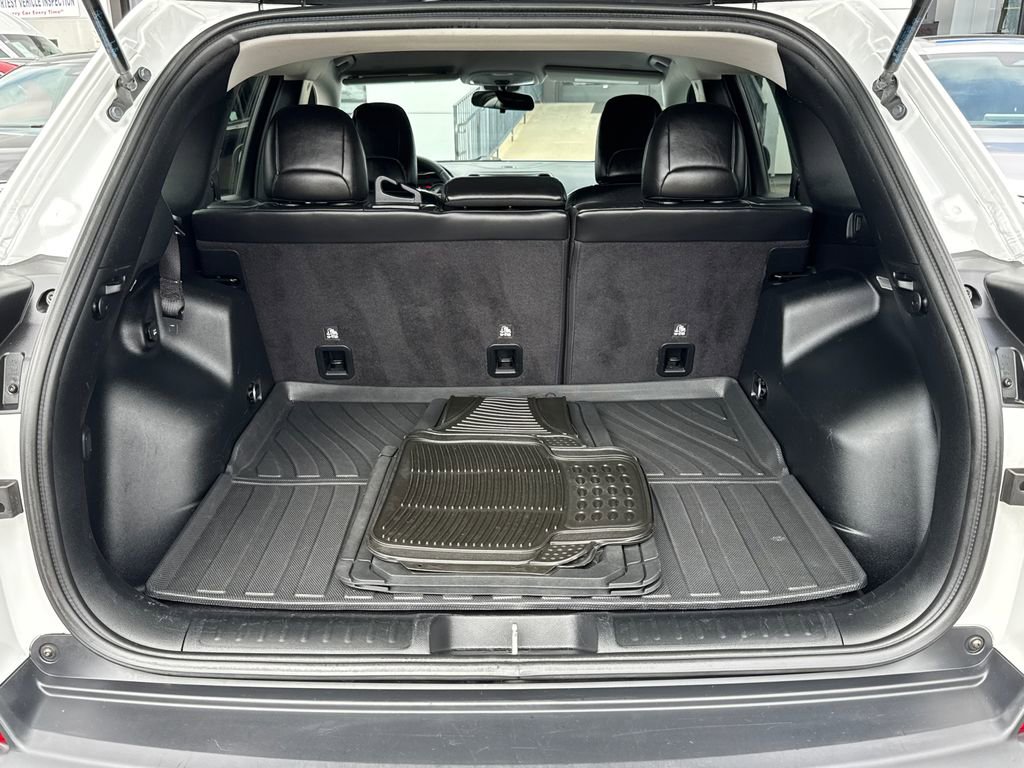 Used 2020 Jeep Cherokee Latitude Plus image 11