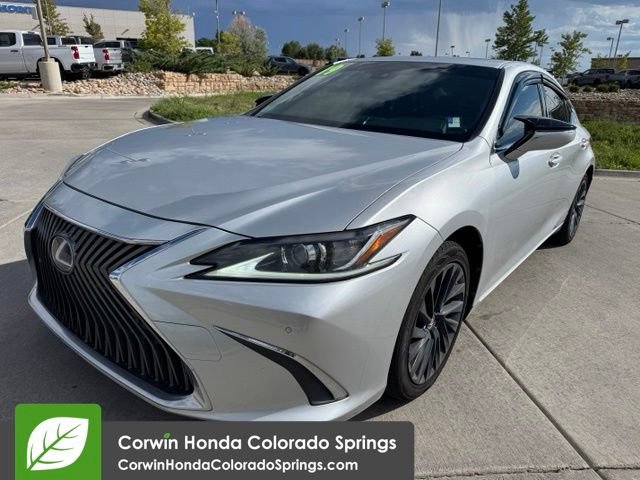 Used 2019 Lexus ES 300h w/ Accessory Package FWD image 5