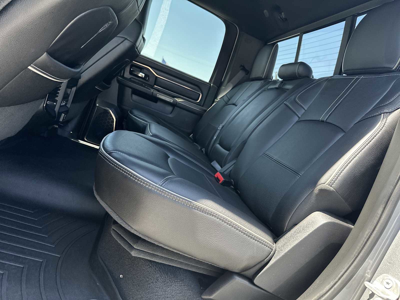 Used 2022 RAM 2500 Limited w/ Towing Technology Group image 23