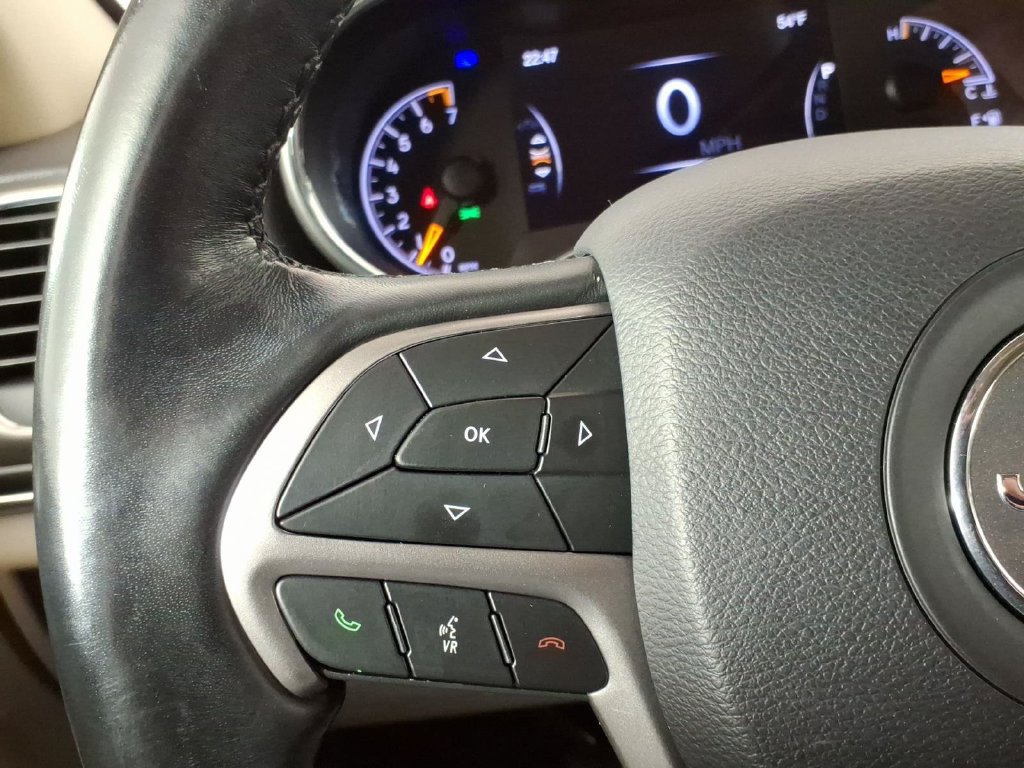 Used 2020 Jeep Grand Cherokee Limited AWD/4WD image 15