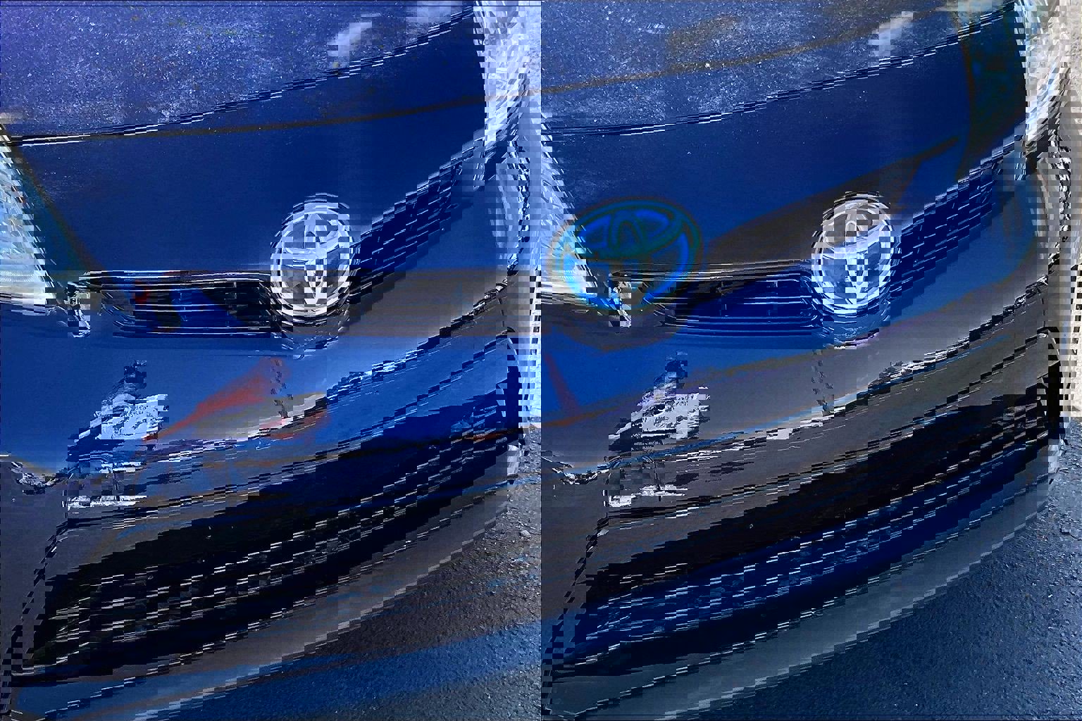 Used 2014 Toyota Prius Three FWD image 25