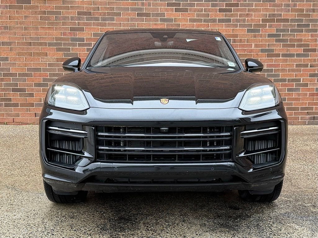 New 2024 Porsche Cayenne Turbo image 10