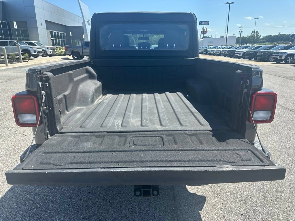 Used 2023 Jeep Gladiator Sport AWD/4WD image 9