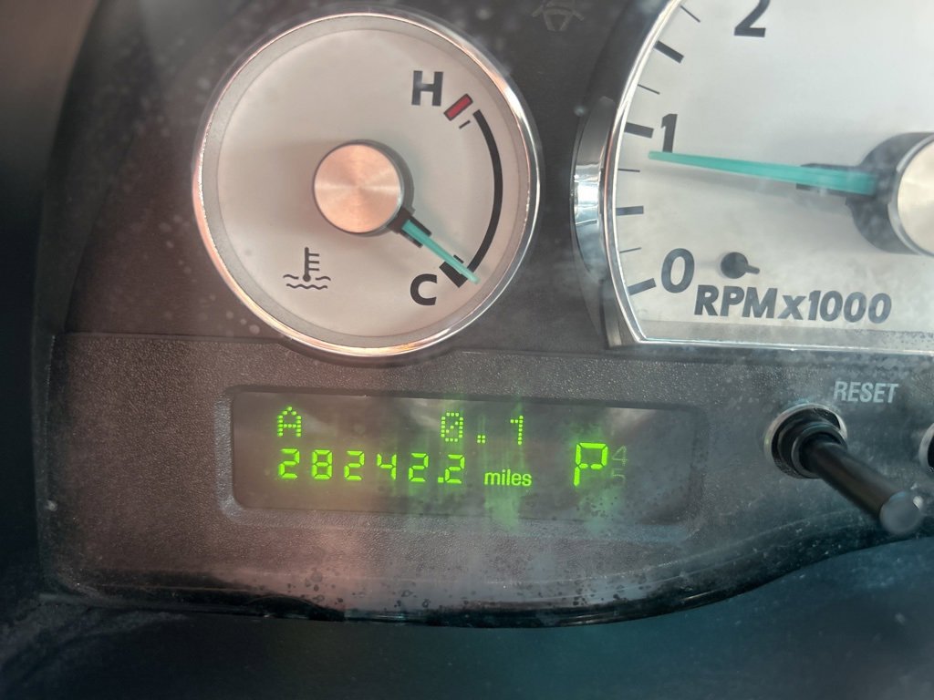 Used 2003 Ford Thunderbird Deluxe image 12