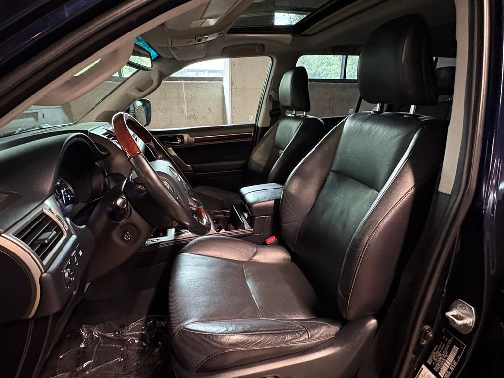 Used 2017 Lexus GX 460 Premium w/ Premium Package AWD/4WD image 5