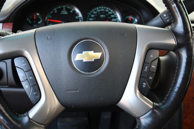 Used 2013 Chevrolet Suburban LTZ image 32