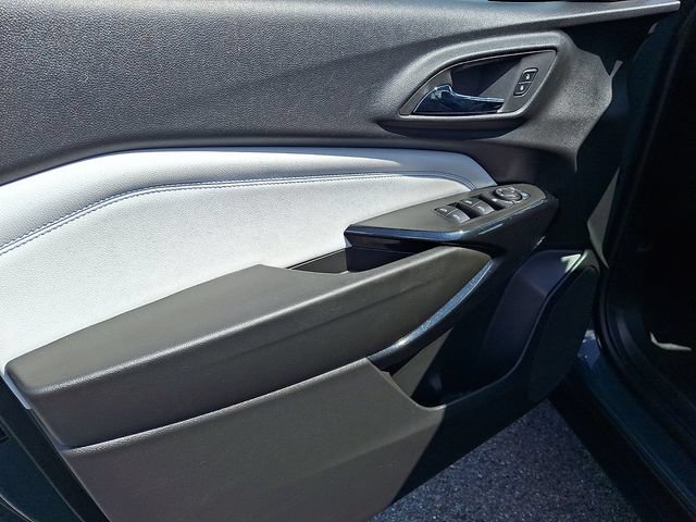 Used 2025 Chevrolet Trax LT FWD image 12