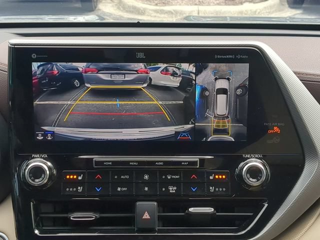 Used 2021 Toyota Highlander Platinum FWD image 26