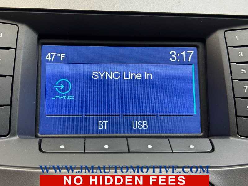 Used 2015 Ford Taurus SE image 24