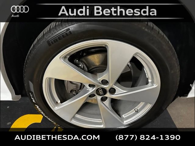 Certified 2025 Audi Q5 Premium Plus w/ Premium Plus AWD/4WD image 9