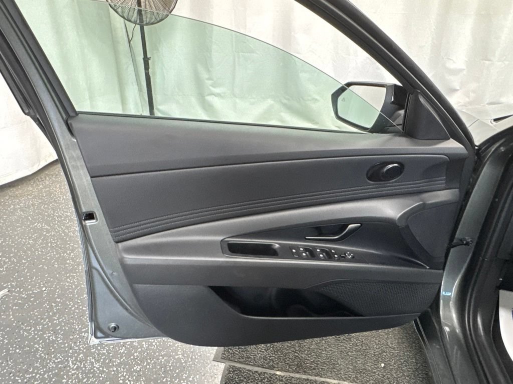 New 2026 Hyundai Elantra SEL Sport FWD image 9