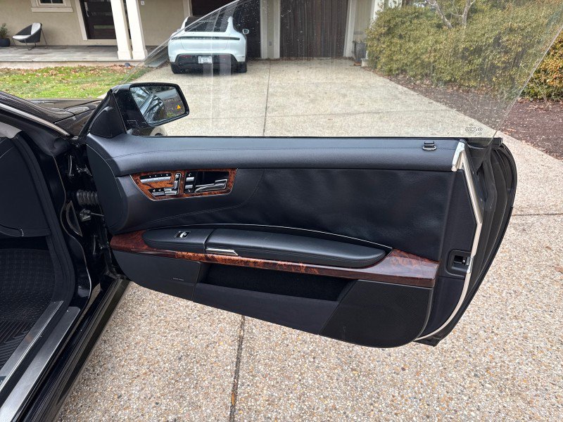 Used 2010 Mercedes-Benz CL 550 4MATIC image 13