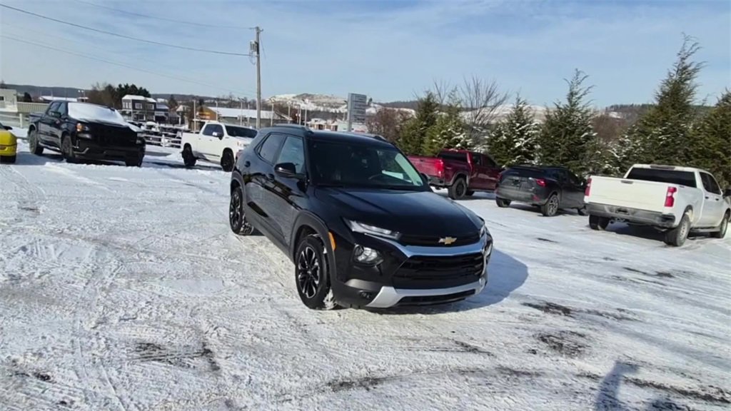 Used 2023 Chevrolet TrailBlazer LT w/ Convenience Package image 3