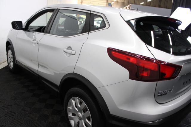Used 2018 Nissan Rogue Sport S FWD image 9