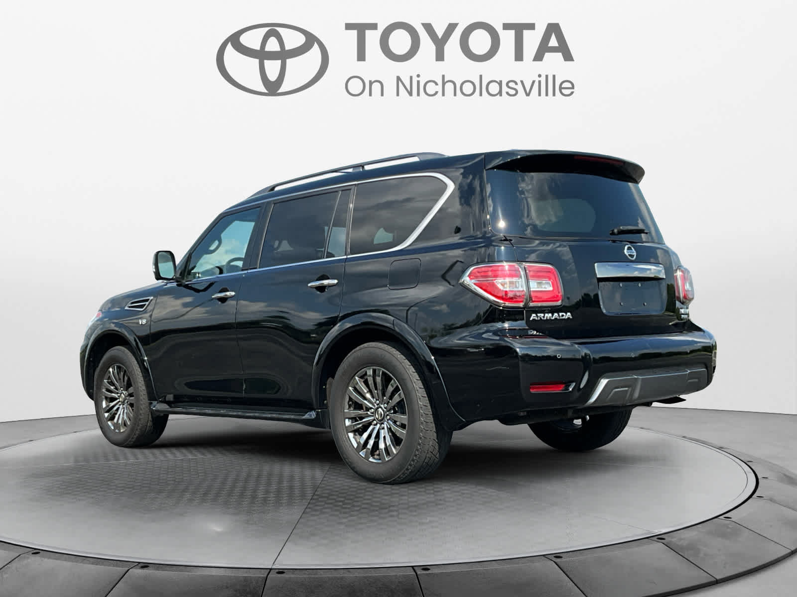 Used 2019 Nissan Armada Platinum w/ Captain's Chairs Package AWD/4WD image 3