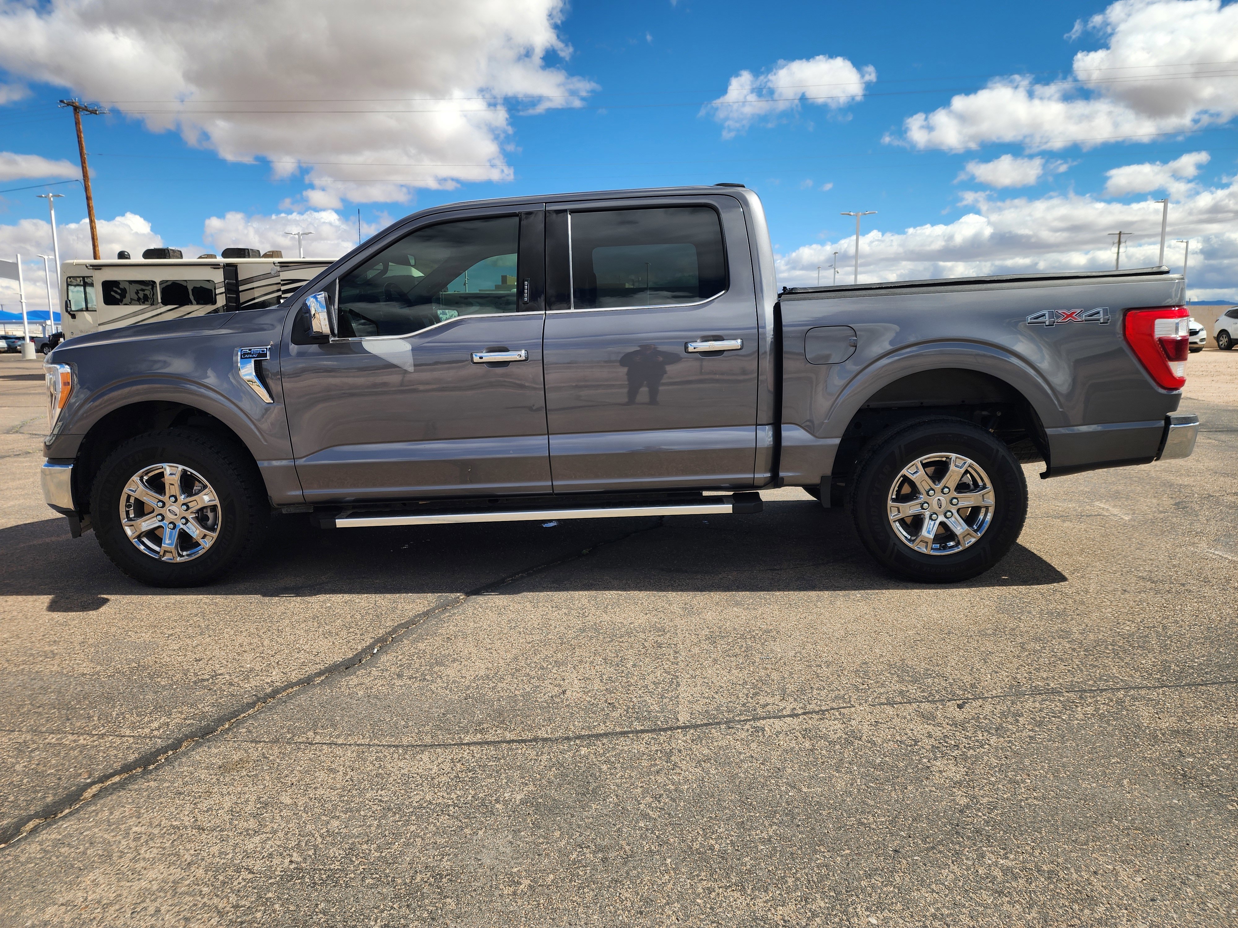 Used 2023 Ford F150 Lariat AWD/4WD image 9