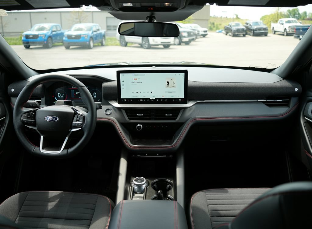 Used 2025 Ford Explorer ST-Line RWD image 11