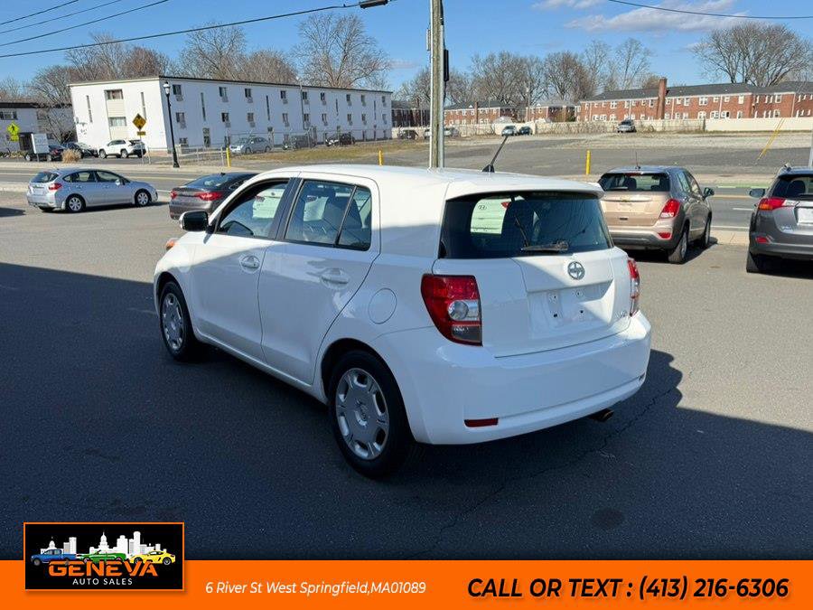 Used 2013 Scion xD image 7